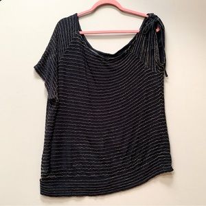 TORRID black gold threading short sleeved top, 1X.